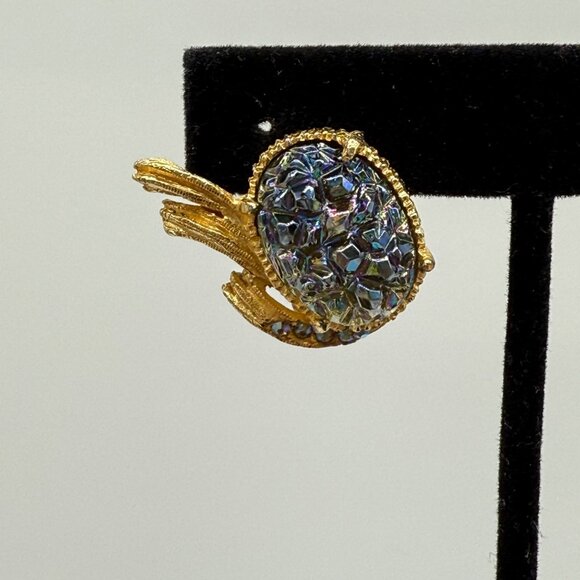 Vtg Gold-Tone Clip-On Earrings Aurora Borealis Rhinestones Textured Oval Design - Picture 5 of 12